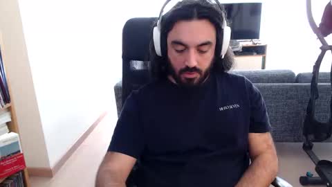 yeeaahoo online show from December 1, 11:59 am