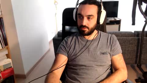 yeeaahoo online show from December 2, 8:08 am