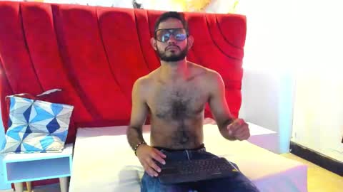 Yeferson online show from November 8, 7:45 pm