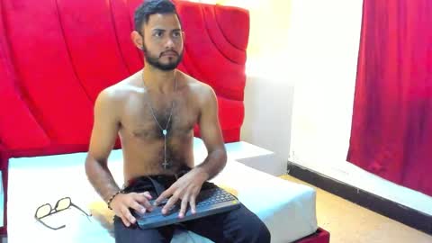 Yeferson online show from November 12, 7:57 pm