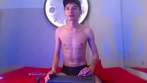 Snapshot of yefersonyoss chatting on May 8, 8:58 pm Yeferson online show from May 8, 8:58 pm