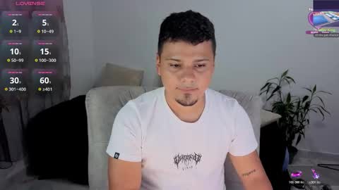 Snapshot of yeiko_44 chatting on February 15, 3:58 am Yeiko online show from February 15, 3:58 am