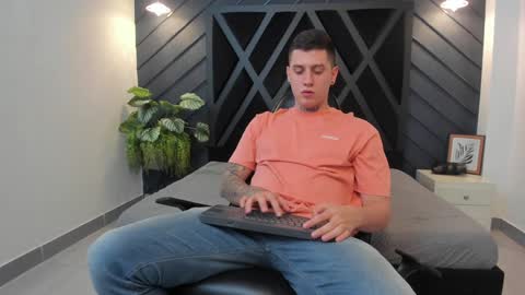 Snapshot of yeiko_romero_ chatting on December 19, 11:25 pm YEIKO ROMERO online show from December 19, 11:25 pm