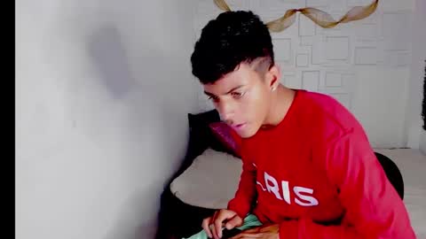 yeison_77 online show from December 10, 1:00 am