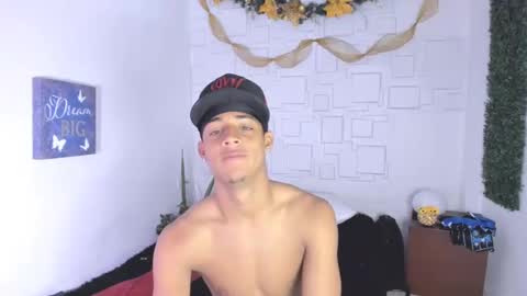 yeison_77 online show from December 14, 6:52 pm