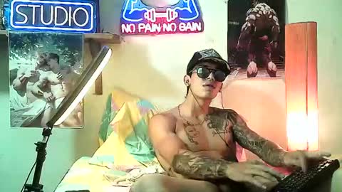 yeisoncastellanos1999 online show from November 6, 12:22 am