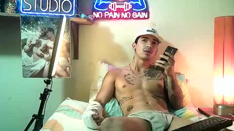 yeisoncastellanos1999 online show from January 13, 11:04 am