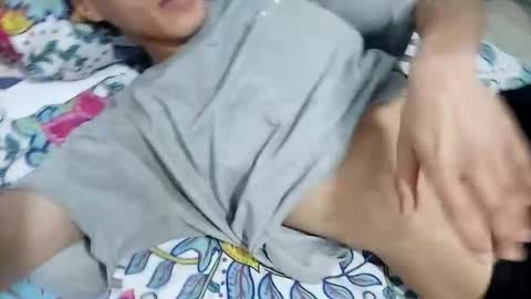 yeisongomezz online show from October 17, 12:01 am