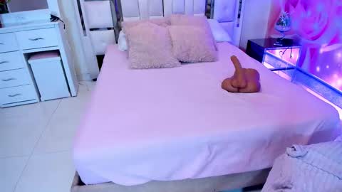 yelena  online show from December 19, 1:40 pm