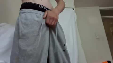 Snapshot of yella25 chatting on June 11, 7:56 pm yella25 online show from June 11, 7:56 pm