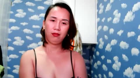 yella hope online show from February 3, 2:53 am