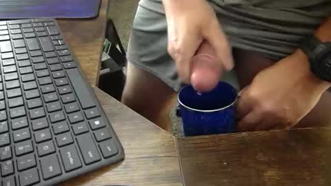 yellout22 online show from March 10, 9:09 pm