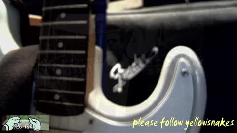 Snapshot of yellowsnakes chatting on October 8, 10:07 pm . y e l l o w s n a k e s . online show from October 8, 10:07 pm