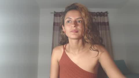 Snapshot of yemaya_28 chatting on April 27, 4:32 am Yemaya 28 online show from April 27, 4:32 am
