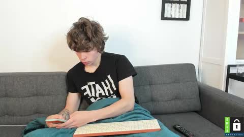 Yen online show from October 12, 7:40 am