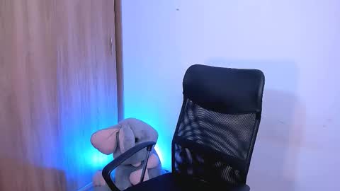 Yenifer Barahona Acuario online show from December 13, 8:14 pm