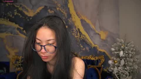 yennstar online show from February 20, 7:25 pm