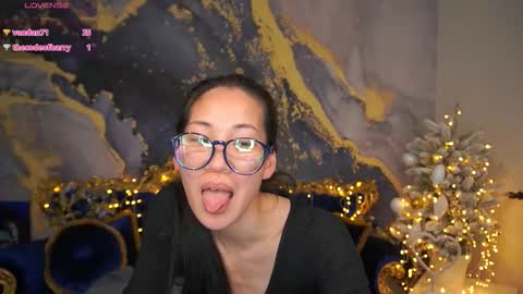 yennstar online show from February 25, 8:18 pm