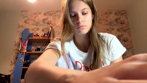 Snapshot of yenrowsell chatting on October 14, 12:50 pm Emma online show from October 14, 12:50 pm