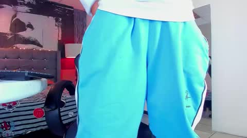 Snapshot of yerk_dan chatting on November 27, 5:09 am Yerk online show from November 27, 5:09 am