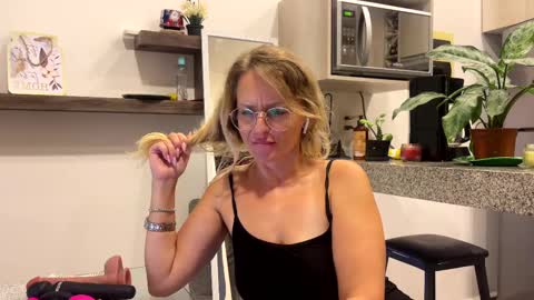 Zlata online show from February 11, 1:41 am