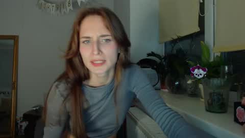 Snapshot of yes_to_heaven chatting on February 28, 9:23 pm Zoe online show from February 28, 9:23 pm