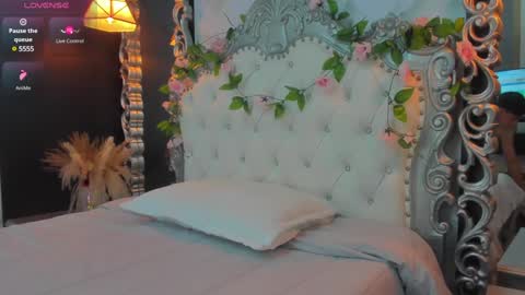 Snapshot of yess__daddy chatting on February 4, 2:17 am yess__daddy online show from February 4, 2:17 am