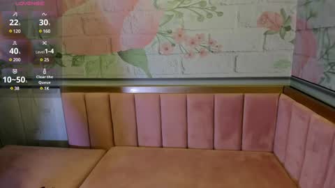 Snapshot of yess__daddy chatting on February 17, 10:18 am yess__daddy online show from February 17, 10:18 am