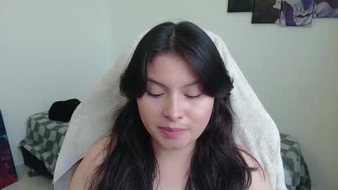 yessica_gomez01 online show from February 5, 9:41 pm