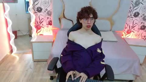 Yessy  online show from September 27, 7:41 pm