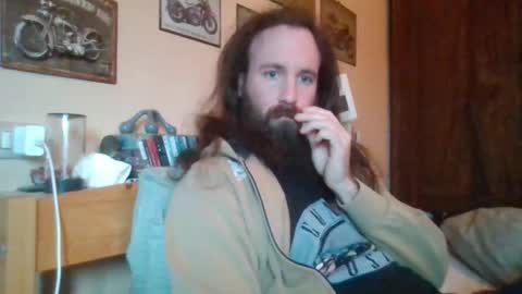 Snapshot of yeti_92 chatting on February 6, 7:45 am yeti_92 online show from February 6, 7:45 am