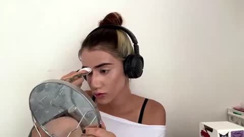 Snapshot of yettahagins chatting on July 8, 1:59 pm Julia 3 online show from July 8, 1:59 pm