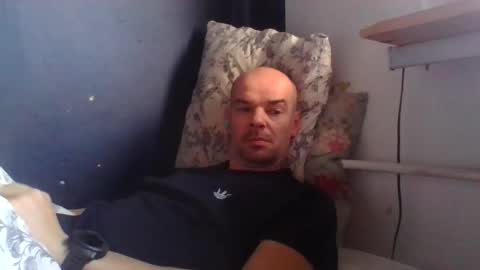 yewloo online show from October 25, 5:59 am