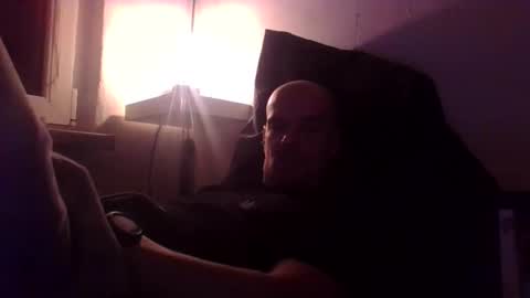 yewloo online show from November 19, 3:45 pm