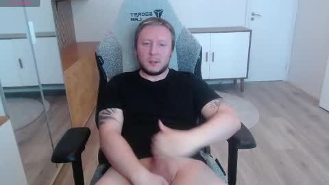 Snapshot of yhdxhy chatting on May 4, 5:31 pm James online show from May 4, 5:31 pm