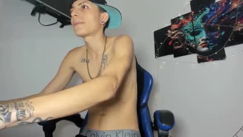 Snapshot of yherferson_45 chatting on April 16, 5:30 am yherferson_45 online show from April 16, 5:30 am