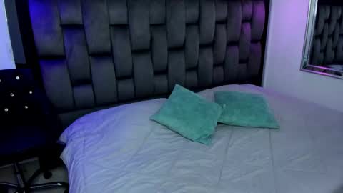 Snapshot of yikaalves chatting on October 22, 8:52 pm Yika Alves online show from October 22, 8:52 pm