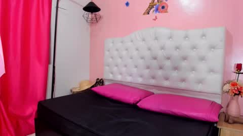 Snapshot of yineth_hot chatting on November 8, 9:02 pm yineth_hot online show from November 8, 9:02 pm