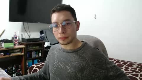 Snapshot of yinmao08 chatting on February 18, 1:23 am yinmao08 online show from February 18, 1:23 am