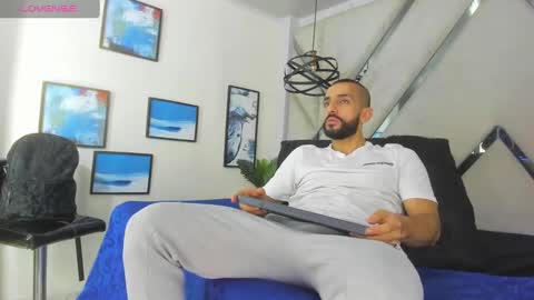 Yiyo online show from January 8, 4:02 am