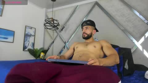 Yiyo online show from January 10, 7:46 am