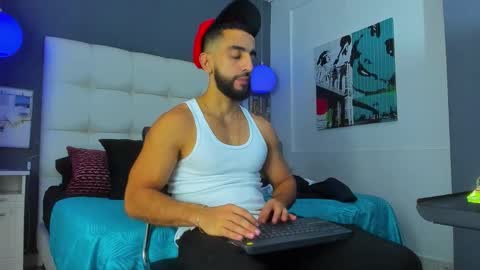 Yiyo online show from December 5, 4:21 am