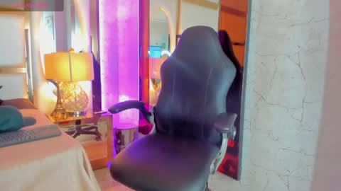 Snapshot of yiyo10_ chatting on May 3, 4:29 am Yiyo online show from May 3, 4:29 am