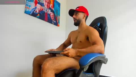 Yiyo online show from July 2, 5:41 pm