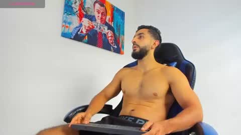 Yiyo online show from July 19, 10:24 pm