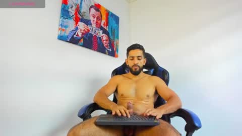 Yiyo online show from July 21, 9:50 pm