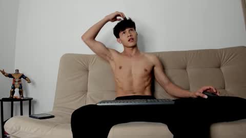 yizus_bonz online show from October 23, 10:30 pm