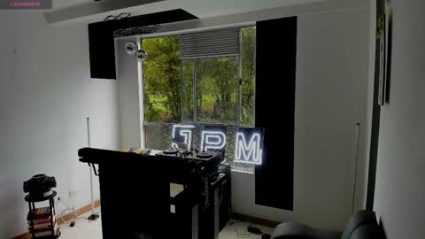 yizus_bonz online show from March 2, 10:38 pm