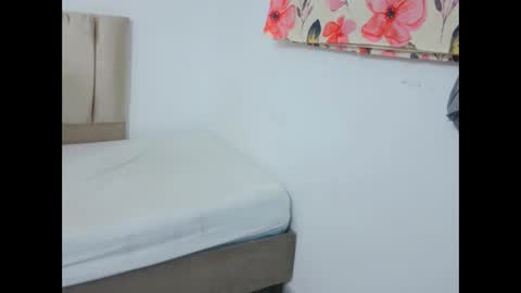 Snapshot of yizz_laan chatting on February 25, 7:18 am yizz_laan online show from February 25, 7:18 am