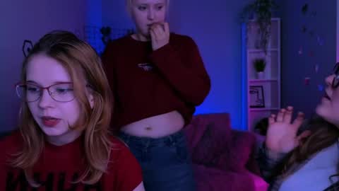 Ylia online show from April 17, 12:41 pm